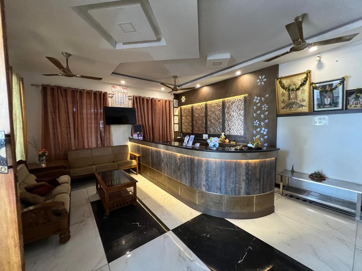 Hotel Raja Residency Alāndurai Exterior foto